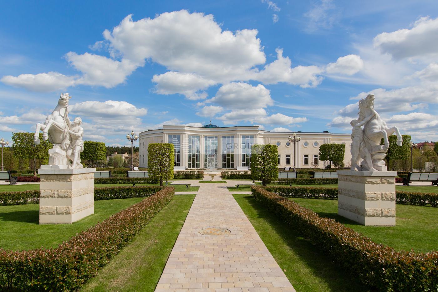 «Ренессанс парк» (Renessans park)