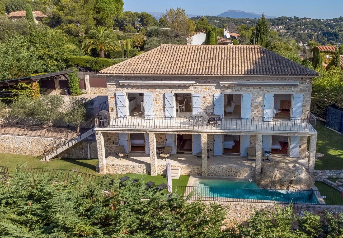 Вилла в Mougins, Alpes-Martimes, Provence-Alpes-Côte d