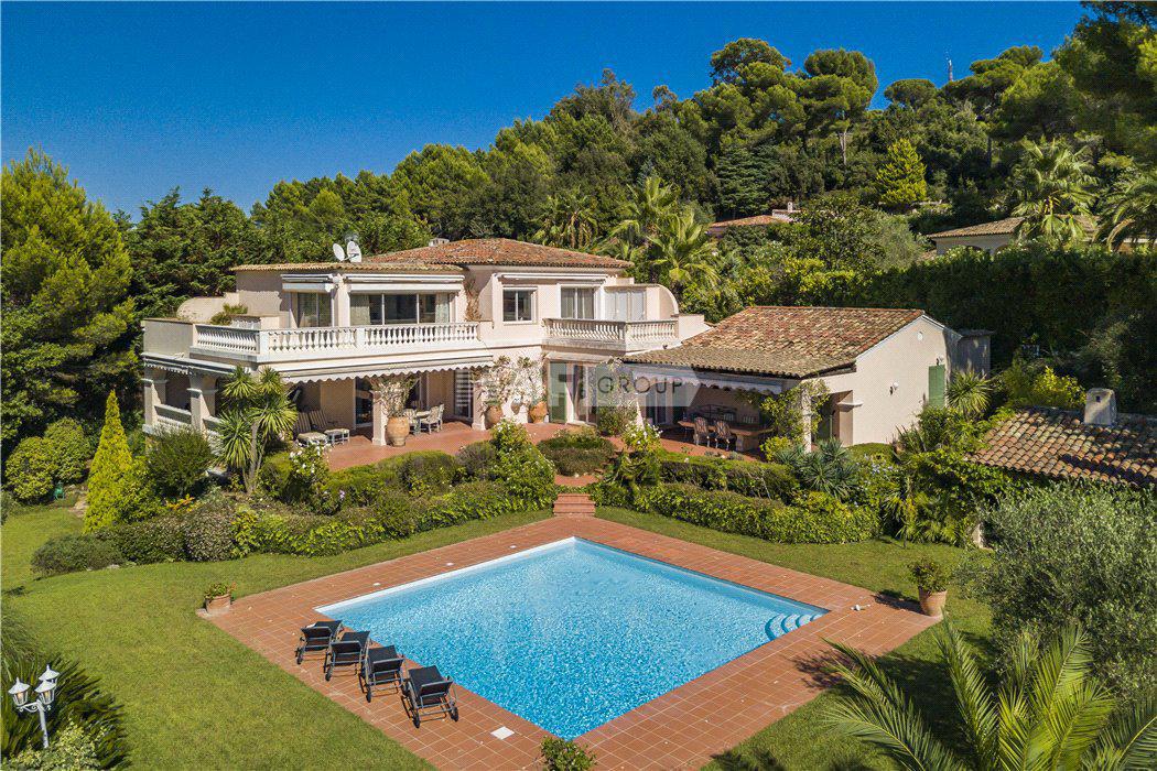 Вилла с панорамным видом на море