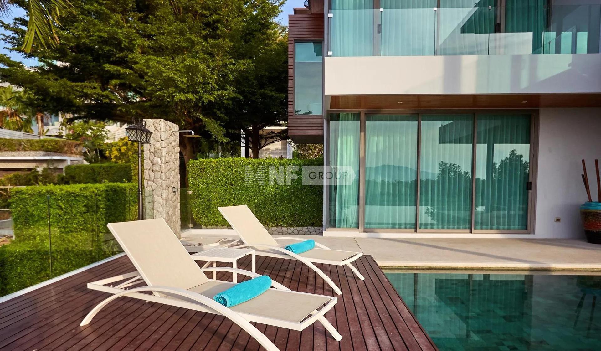 Spacious 5 bedroom villa with private pool and garden