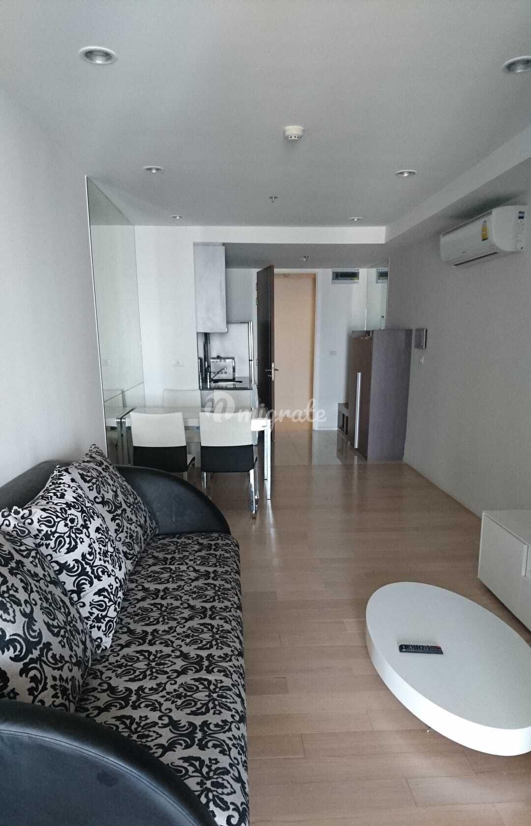 1 спален Кондо на продажу в 15 Sukhumvit Residences (15 Sukhumvit Residences)