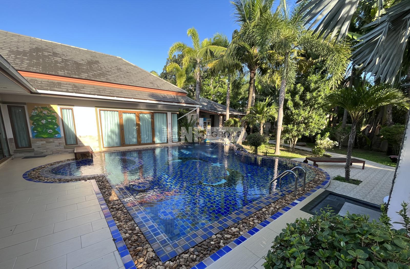 Дом в городе 365 кв.м в Паттайе, Таиланд