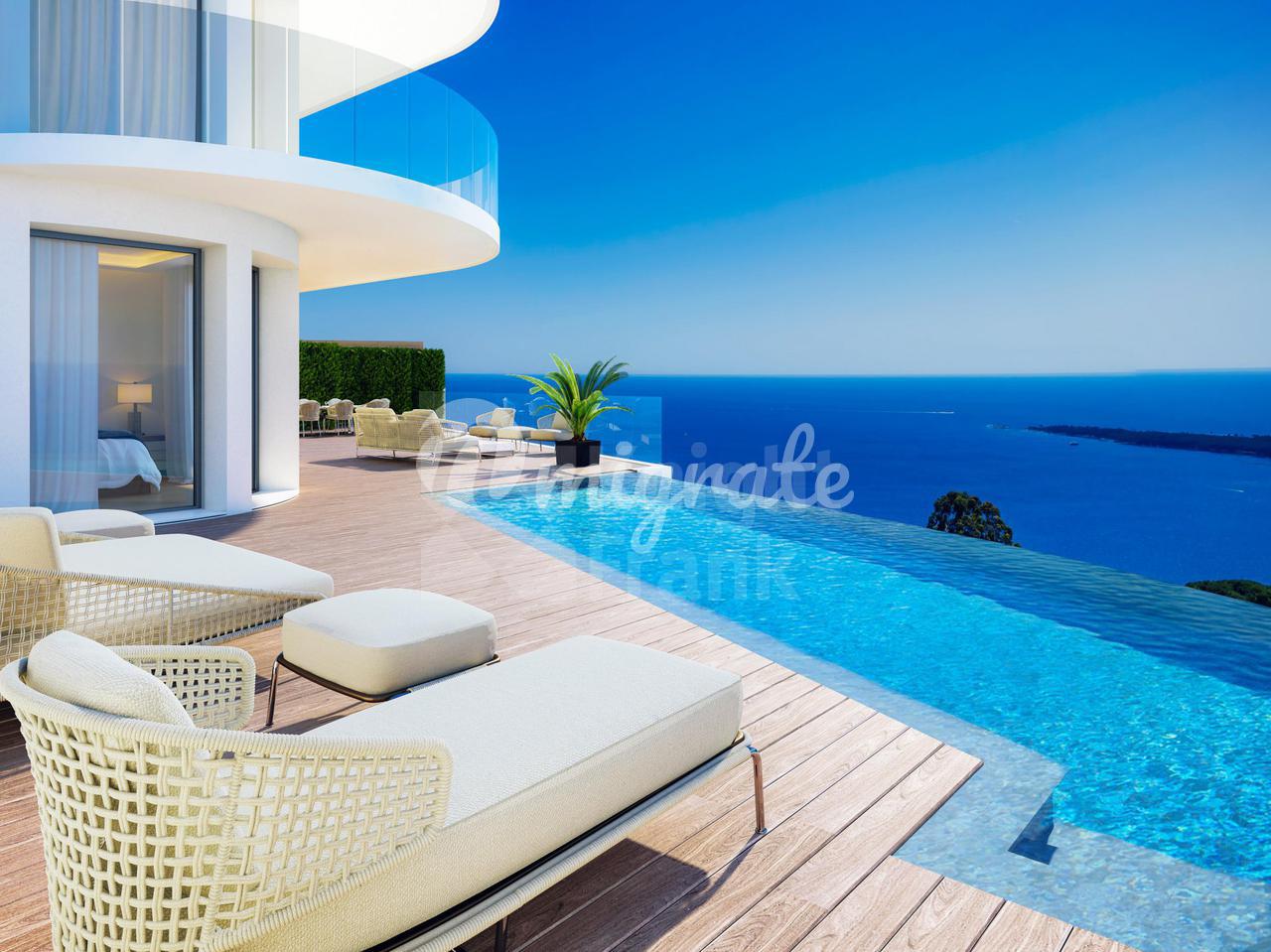 Апартаменты с панорамным видом на море в Каннах