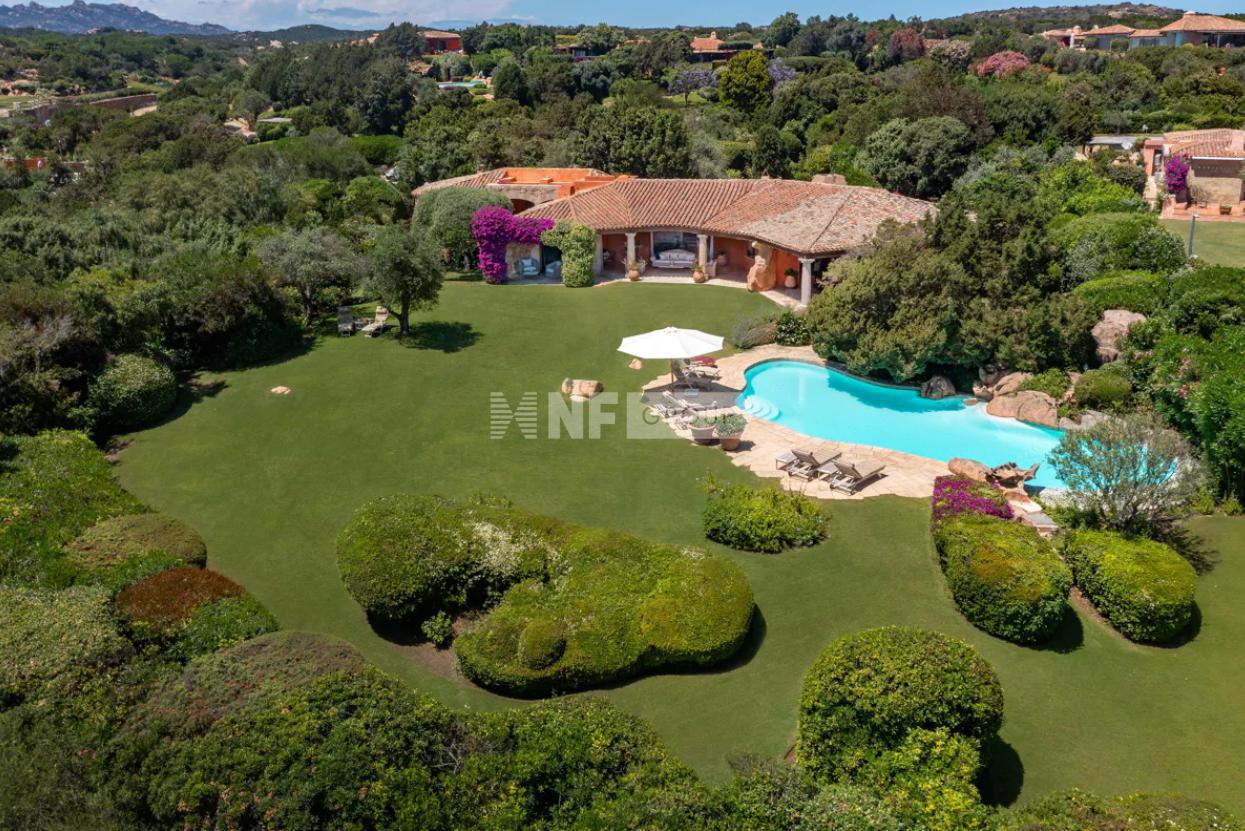 Вилла в востребованном районе Коста-Смеральды, Италия (Knight Frank 25.07.23)