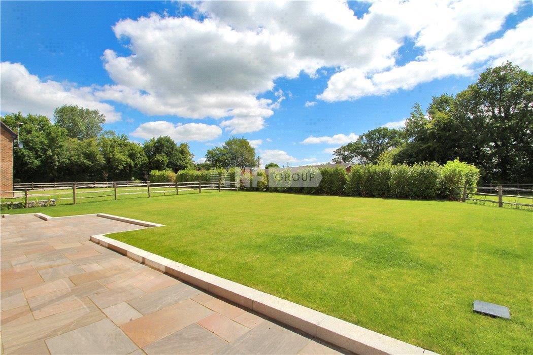 Вилла в Boughton Park, Headcorn Road, Grafty Green, Kent, ME17