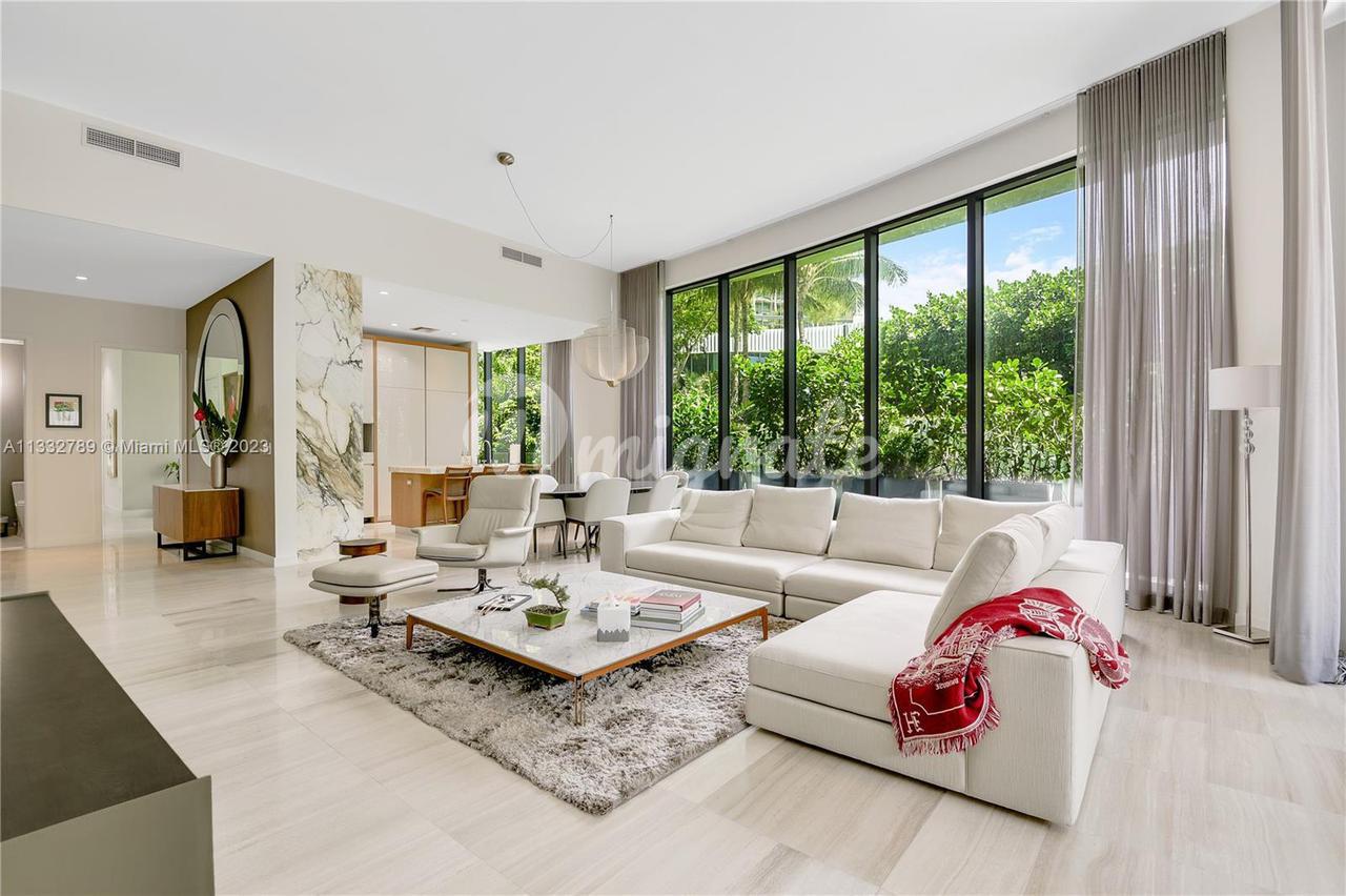 Кондоминиум в 2821 S Bayshore Dr, 4D - Miami, Florida