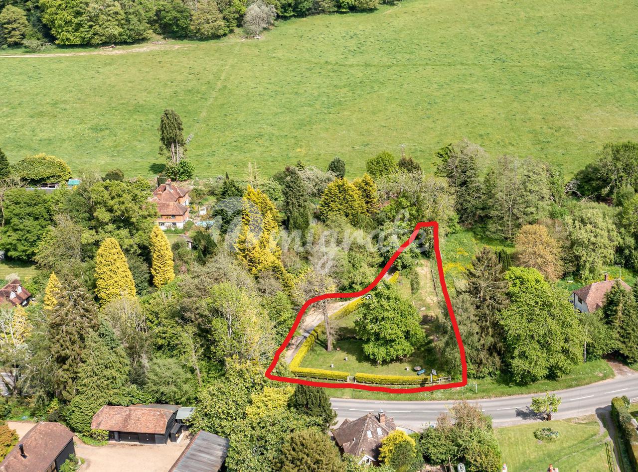 Земельный участок под застройку в The Street, Hascombe, Godalming, Surrey, GU8