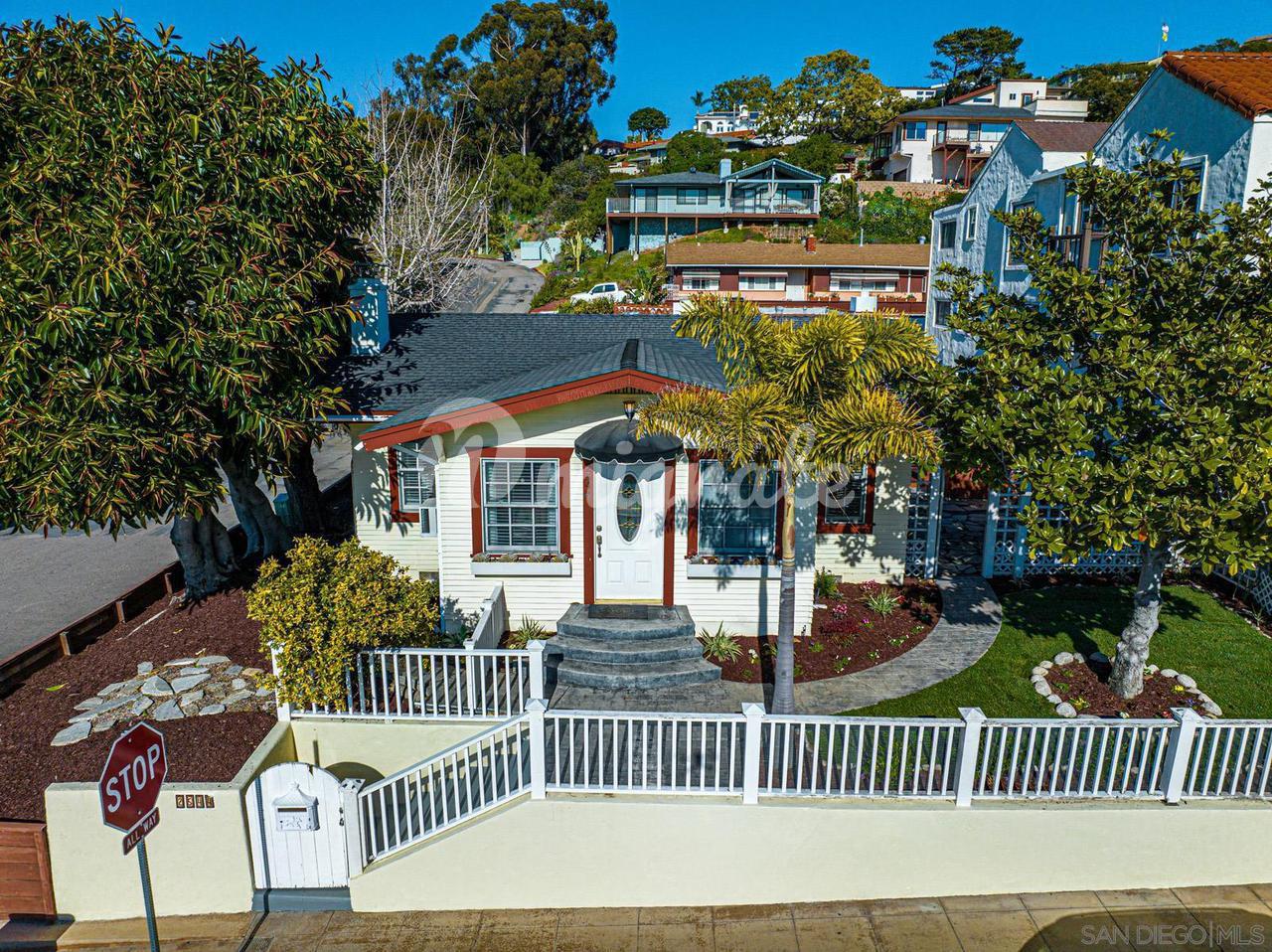 Вилла в 2544 Juan St - Old Town, California