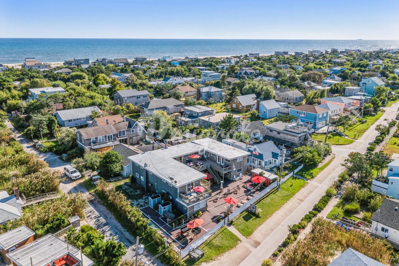 Кондоминиум в 78 E Bayview Avenue, BLDG - Ocean Bay Park, New York