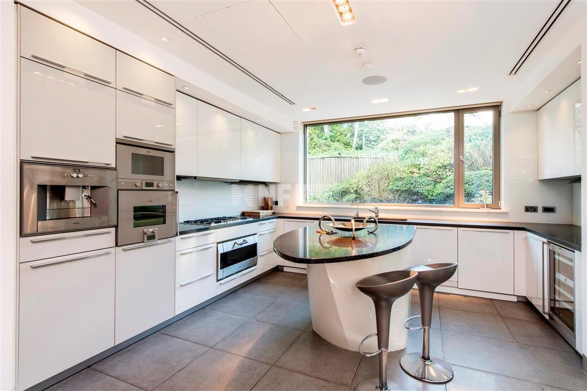 Вилла в West Heath Road, Hampstead, London, NW3