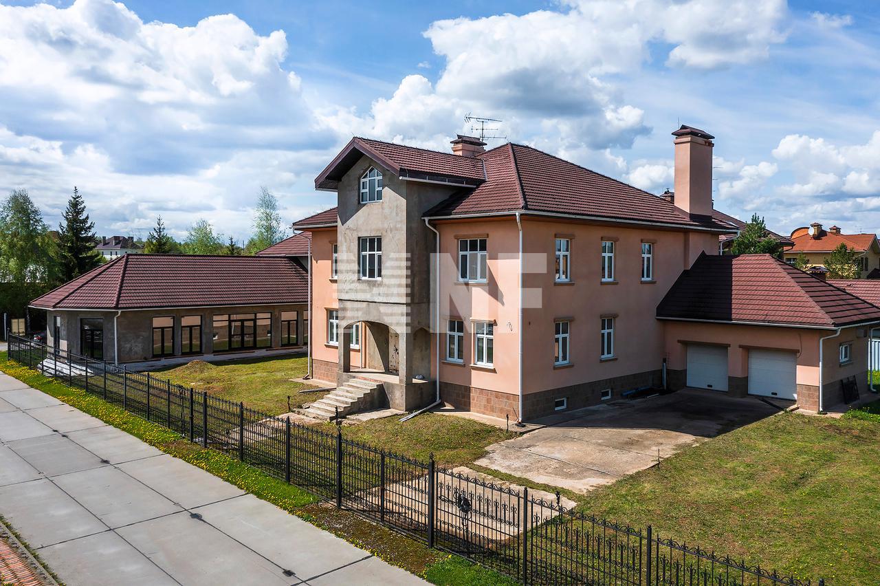 Загородный 🏠 дом 1300 м² в поселке Рависсант на Калужском  шоссе, цена 182 млн. руб. | Лот hs9913038