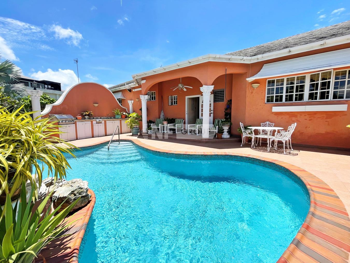 Вилла в Carlton View, St James