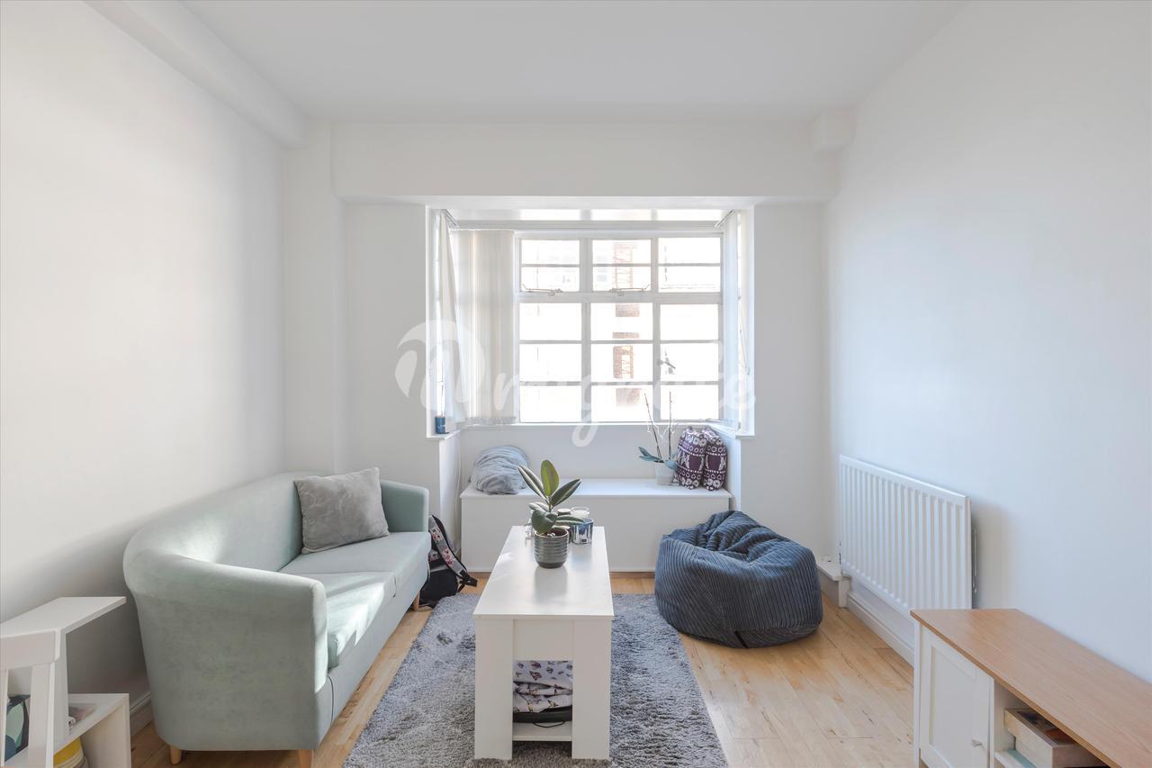 Квартира в Westbourne Court, Orsett Terrace, London, W2.