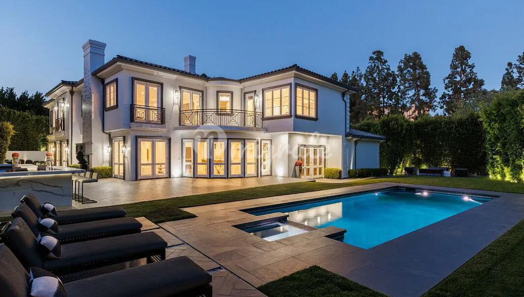 Современный дом в Лос-Анджелесе (MLS#: 22-212457)