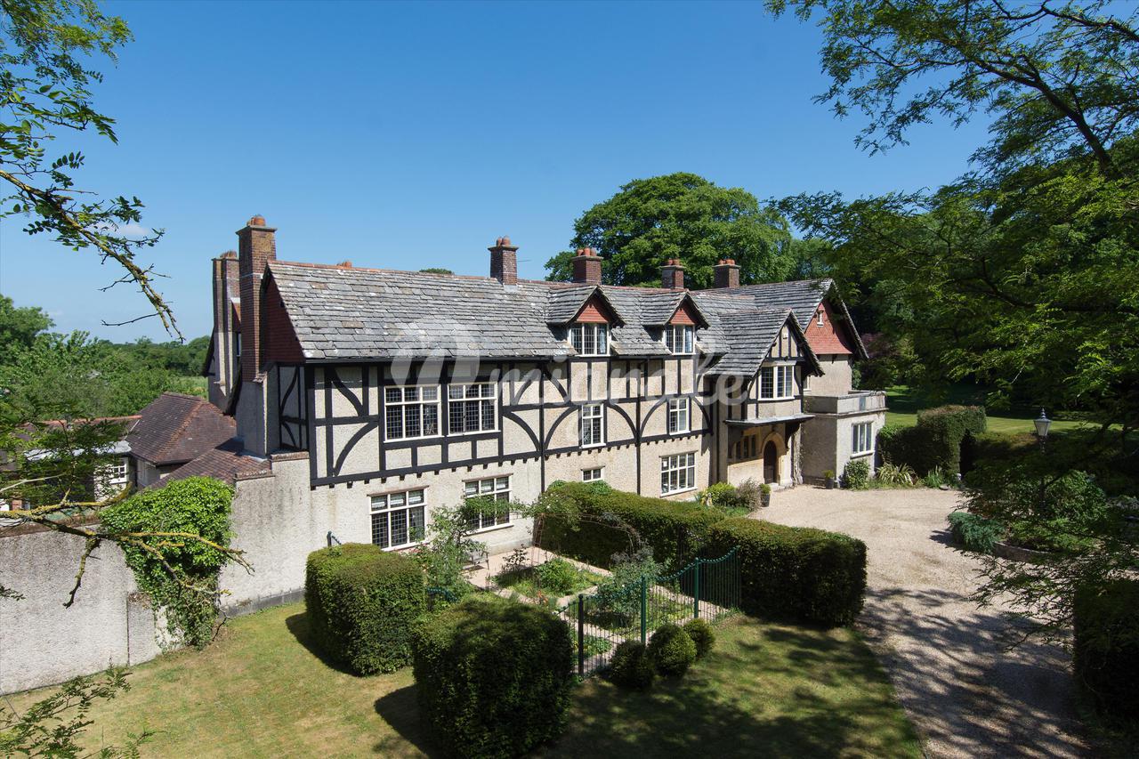 Вилла в Lyndhurst Road, Bransgore, Christchurch, Hampshire, BH23