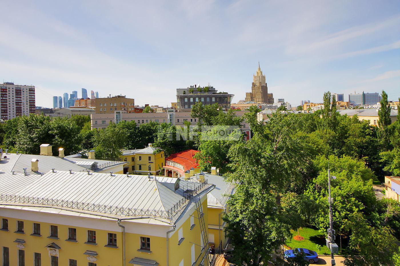 «Пречистенка, 25» (Пречистенка, 25)