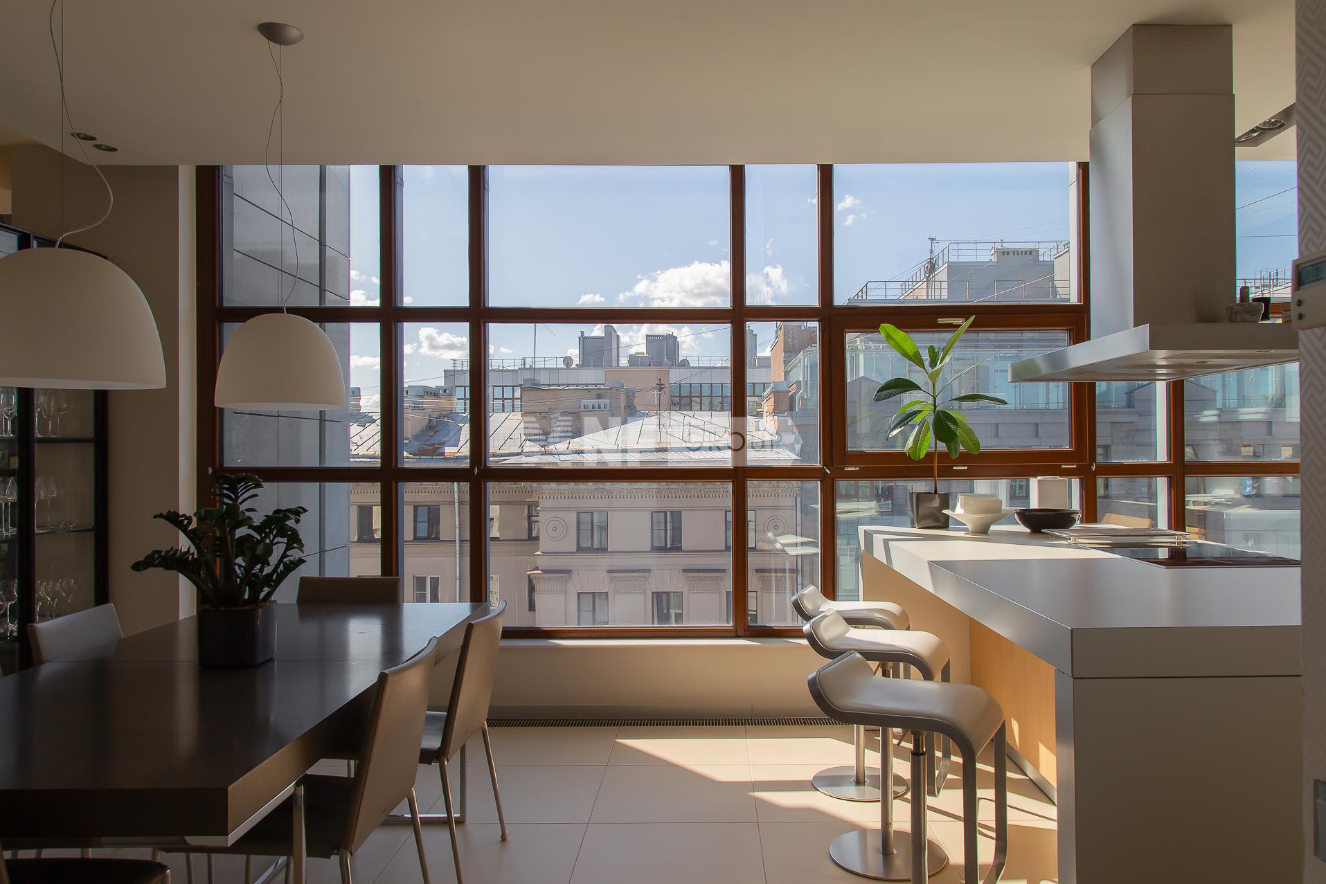 «Тверская ул., д. 6» (Tverskaya ul., d. 6)