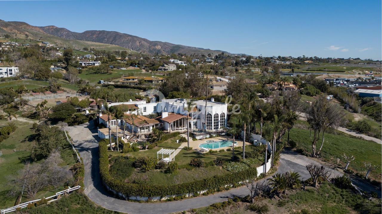 Вилла в 30333 Morning View Dr - Malibu, California