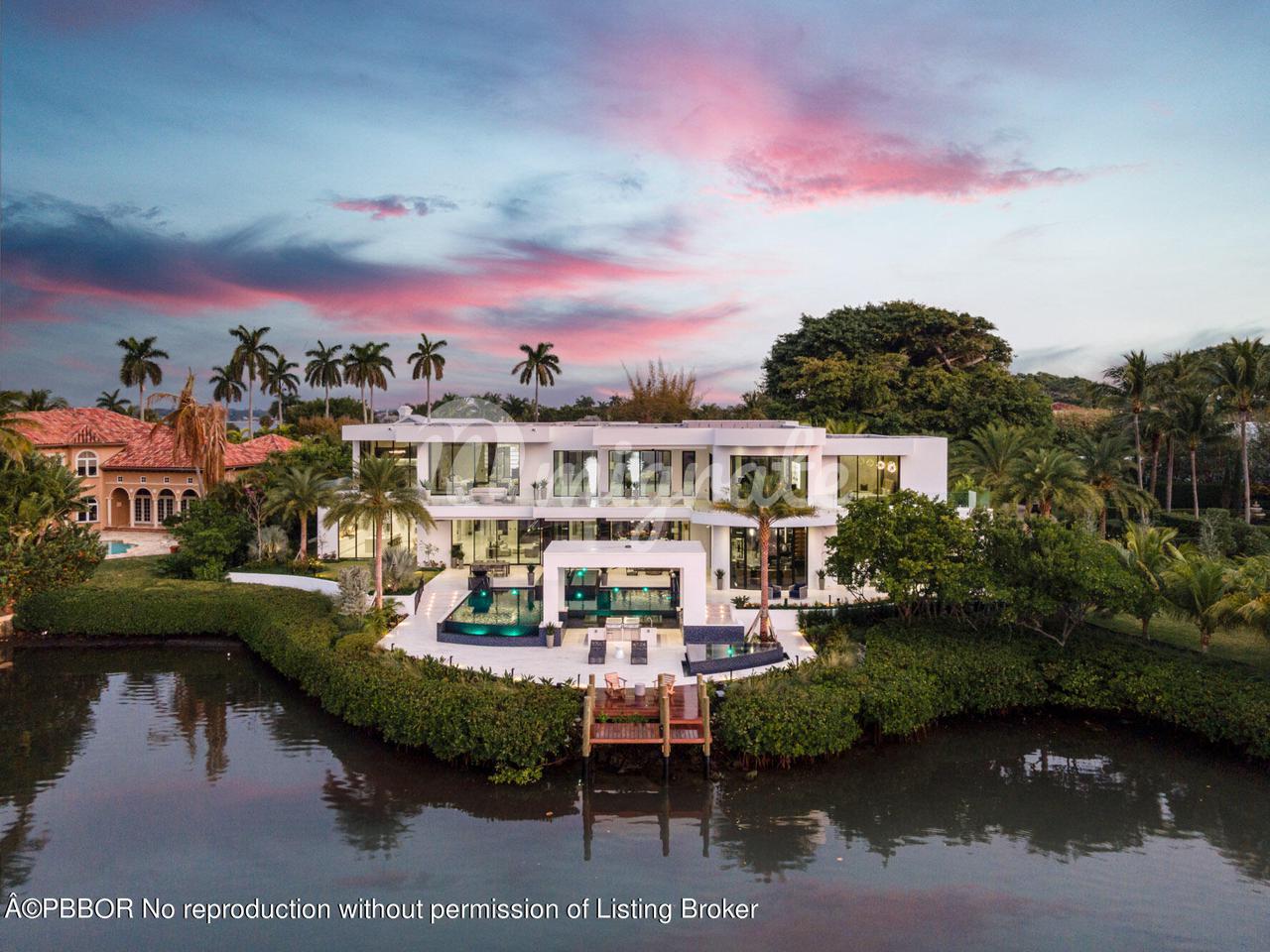 Вилла в 110  Churchill Way - Manalapan, Florida