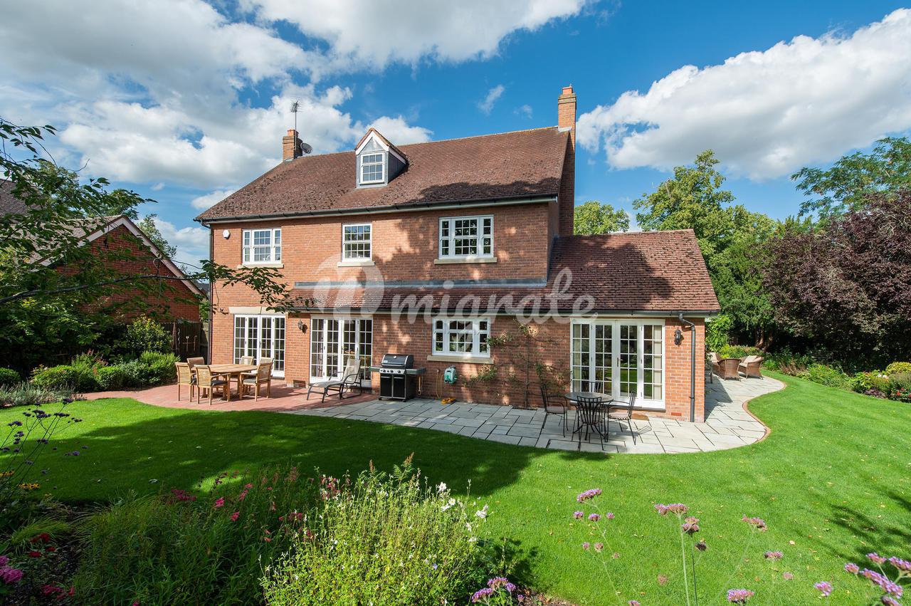 Вилла в The Avenue, Bishopton, Stratford-upon-Avon, Warwickshire, CV37