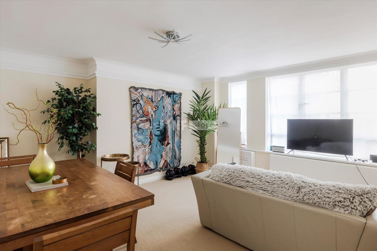 Квартира в Clarges Street, Mayfair, London, W1J