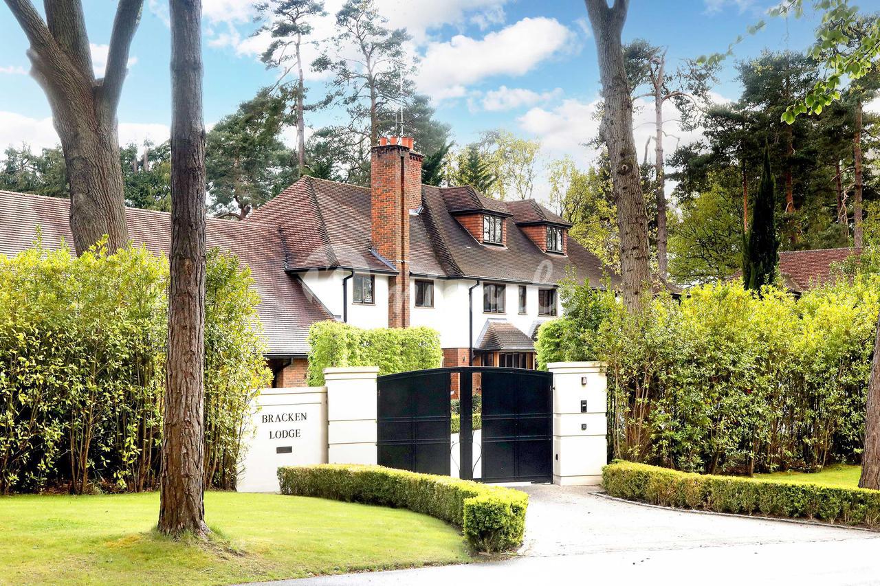 Вилла в West Road, St George