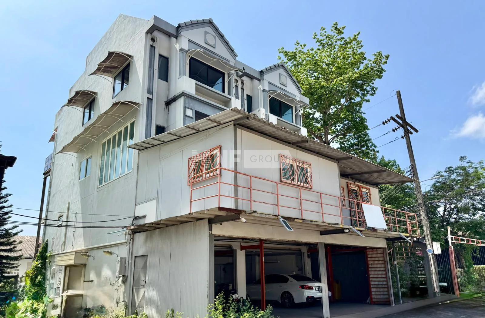 Twin Townhouse Stand Alone For Sale