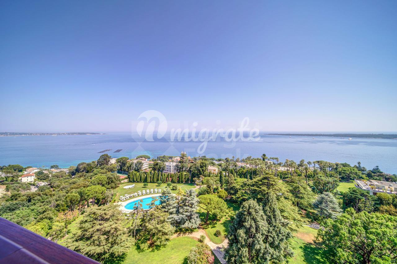 Роскошные апартаменты с видом на море