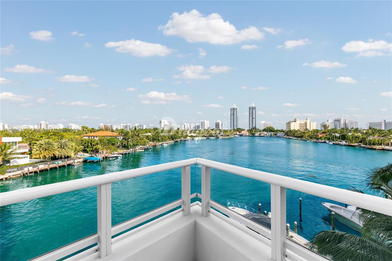 Кондоминиум в 4701 N Meridian Ave, 302 - Miami Beach, Florida