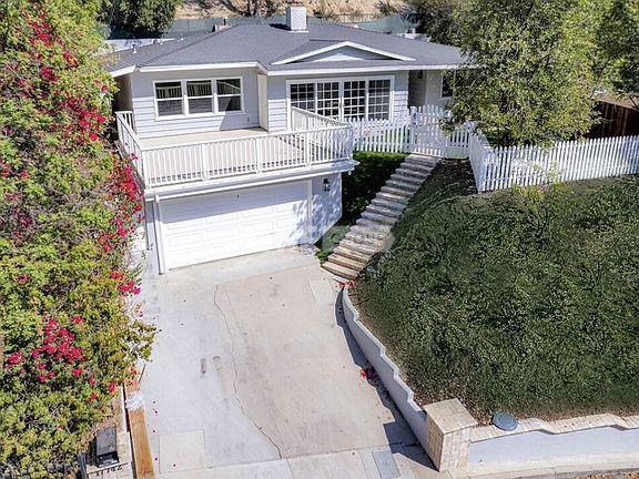 Светлый дом в Лос-Анджелесе (17742 Alonzo Pl, Encino, CA 91316)