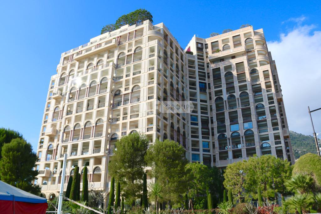 Пентхаус с видом на марину