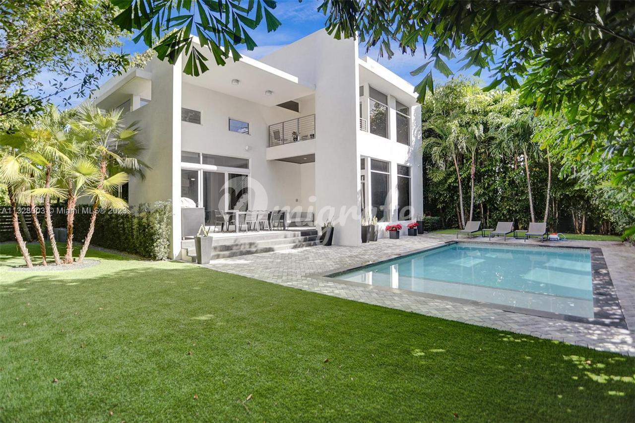 Вилла в 6490 SW 81st St - Miami, Florida