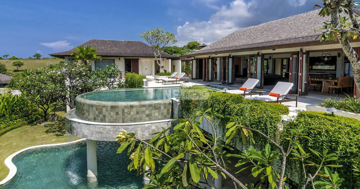 Breathtaking Clifftop Villa with Ocean Views.