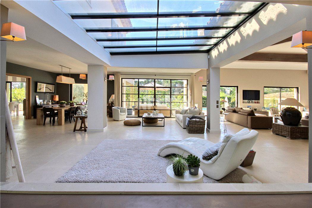 Современная вилла в Вальбонн