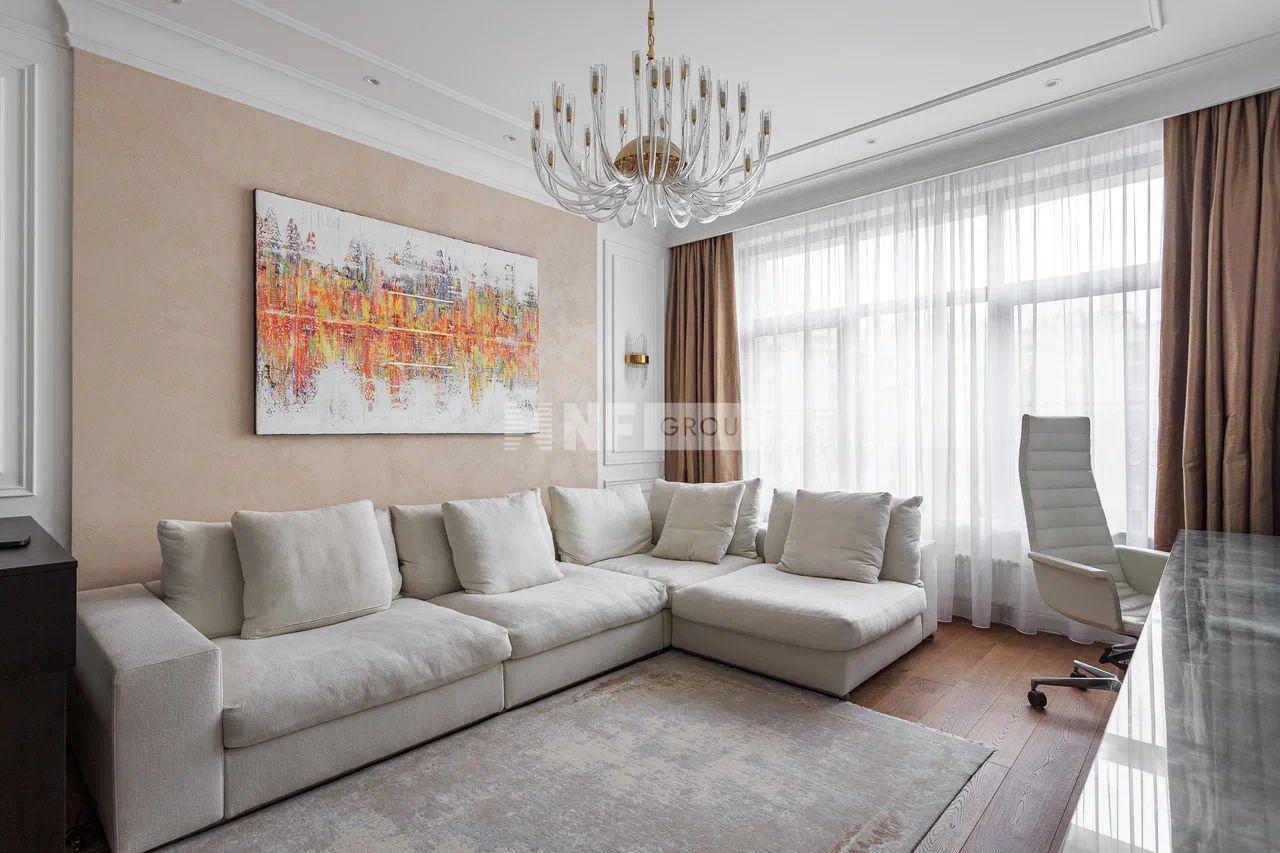 «Жизнь на Плющихе» (Жизнь на Плющихе)