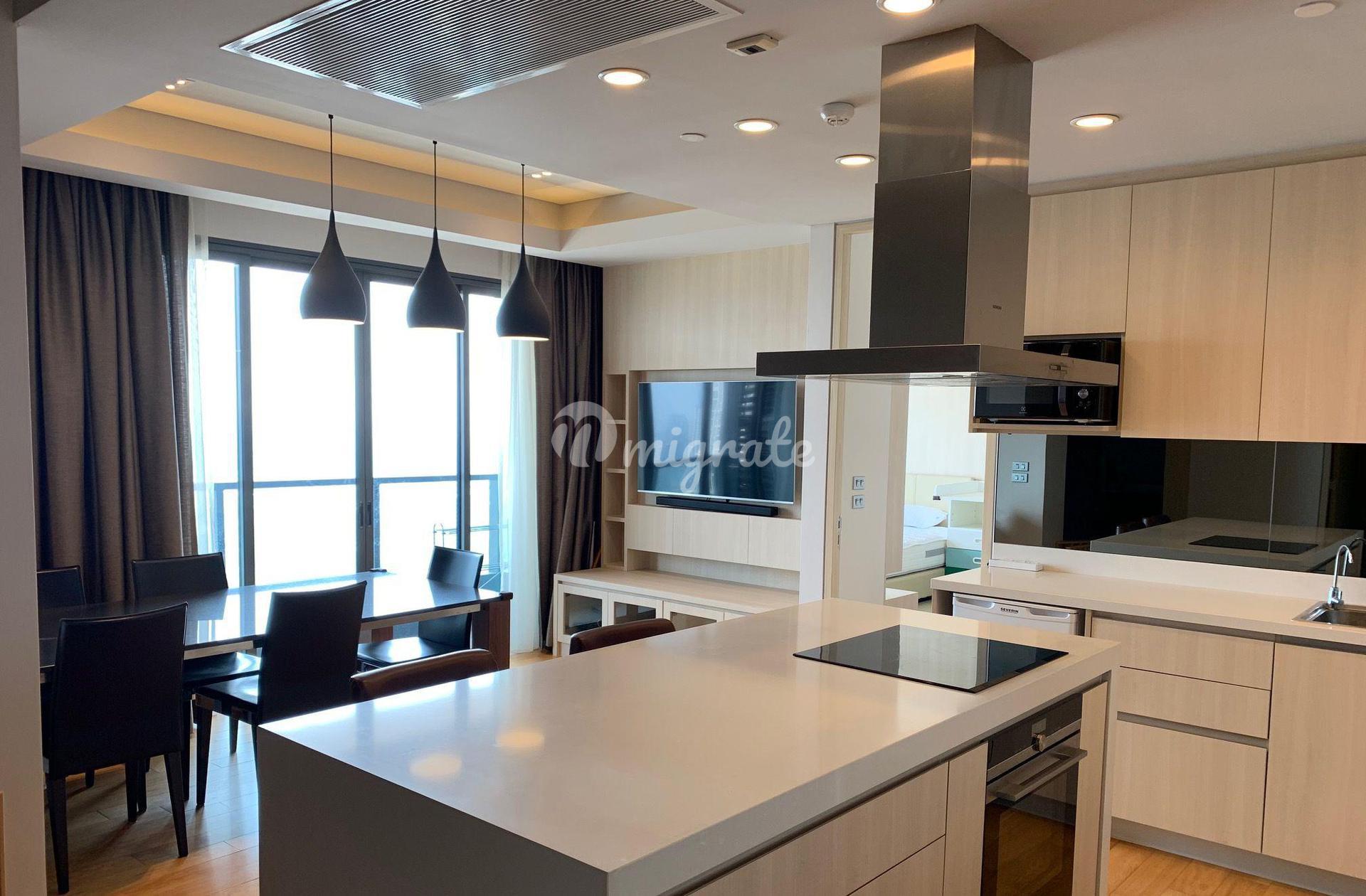 2 спален Кондо на продажу в The Lumpini 24 (The Lumpini 24)