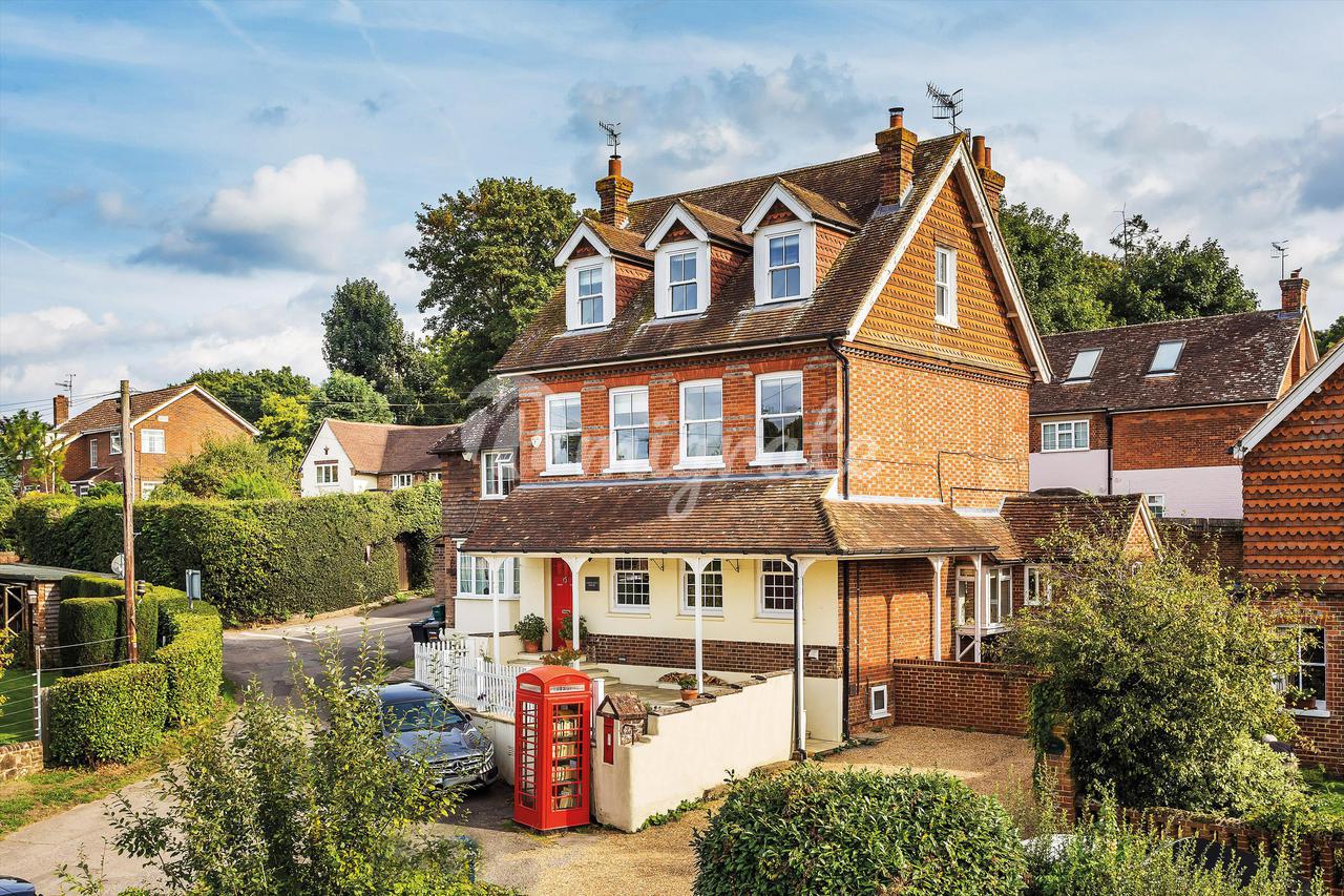 Вилла в Lords Hill Common, Shamley Green, Guildford, Surrey, GU5