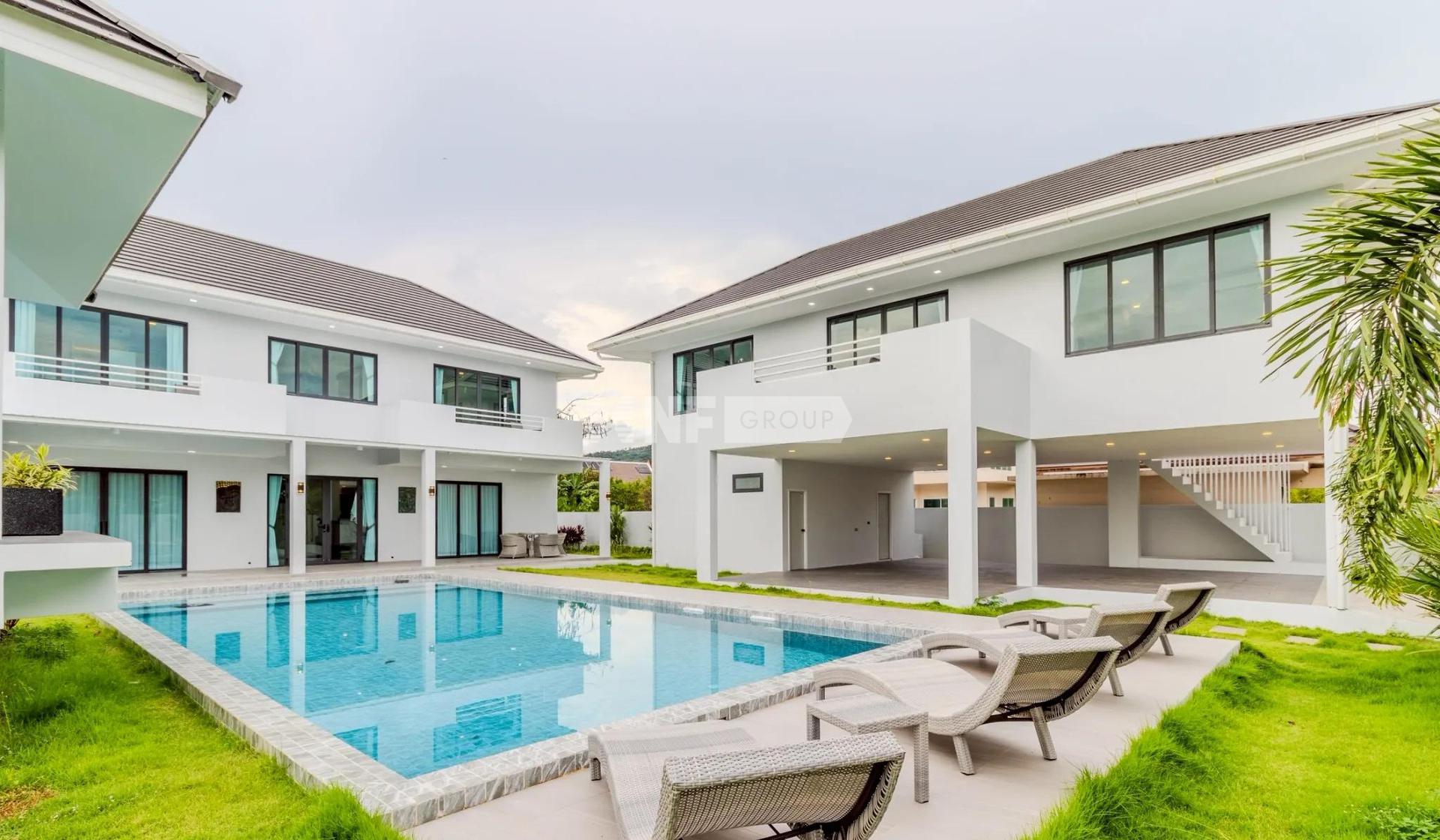 Spacious 4 Bedrooms Pool Villa Near Rawai Beach