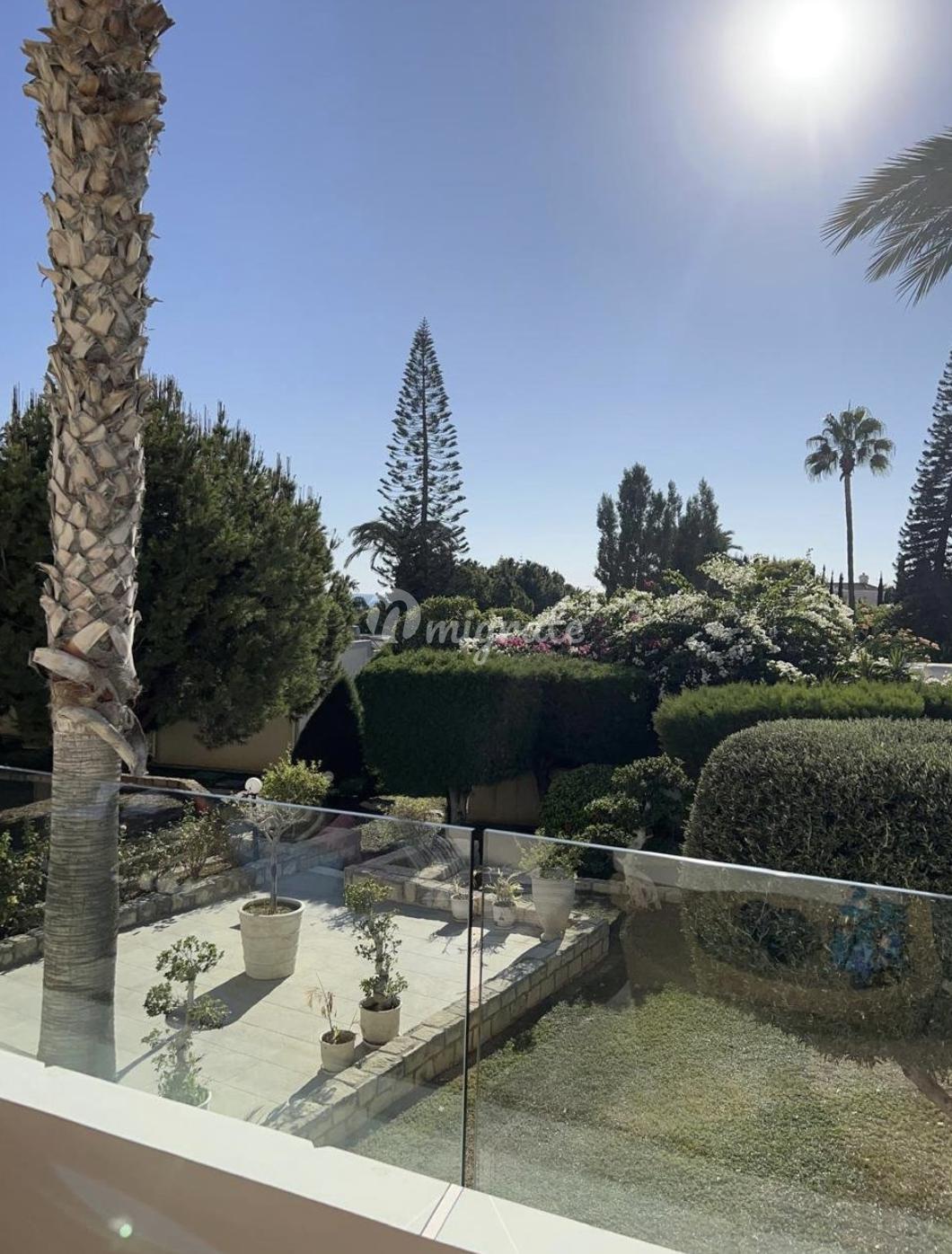 Квартира с 6 спальнями в туристическом районе Пиргос, Лимассол
 (6 Bedroom Apartment in Pyrgos Tourist Area, Limassol)