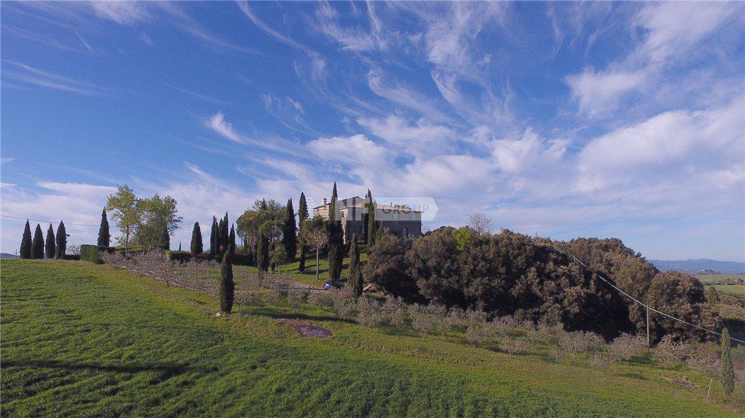 Старинный фермерский дом