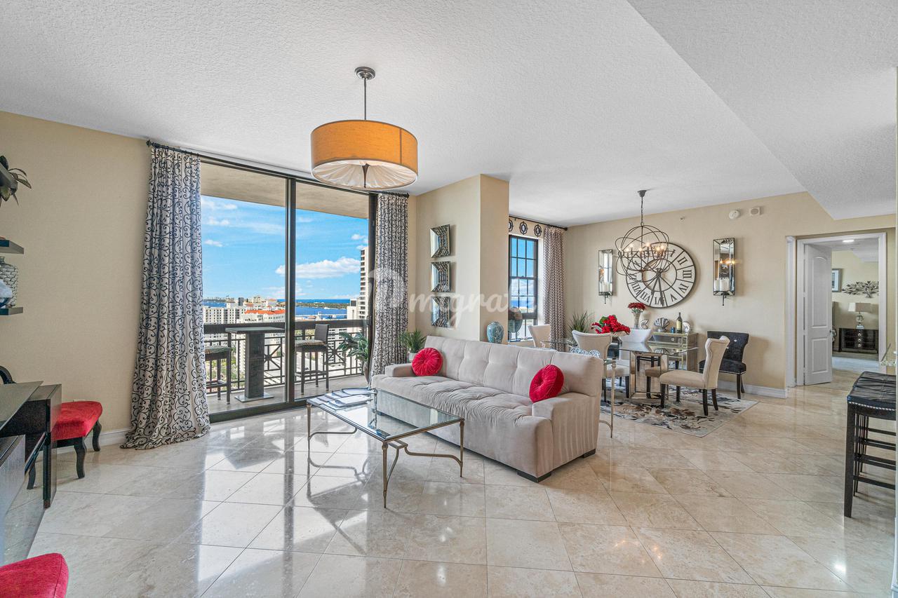 Кондоминиум в 701 S Olive Avenue, 1814 - West Palm Beach, Florida