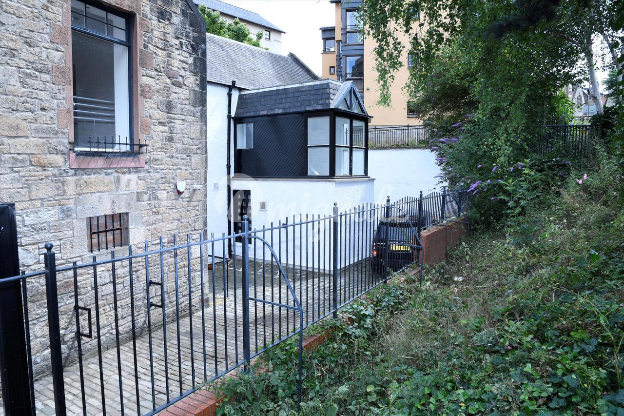 Офис в 14-16 Holyrood Road, Edinburgh, Midlothian, EH8