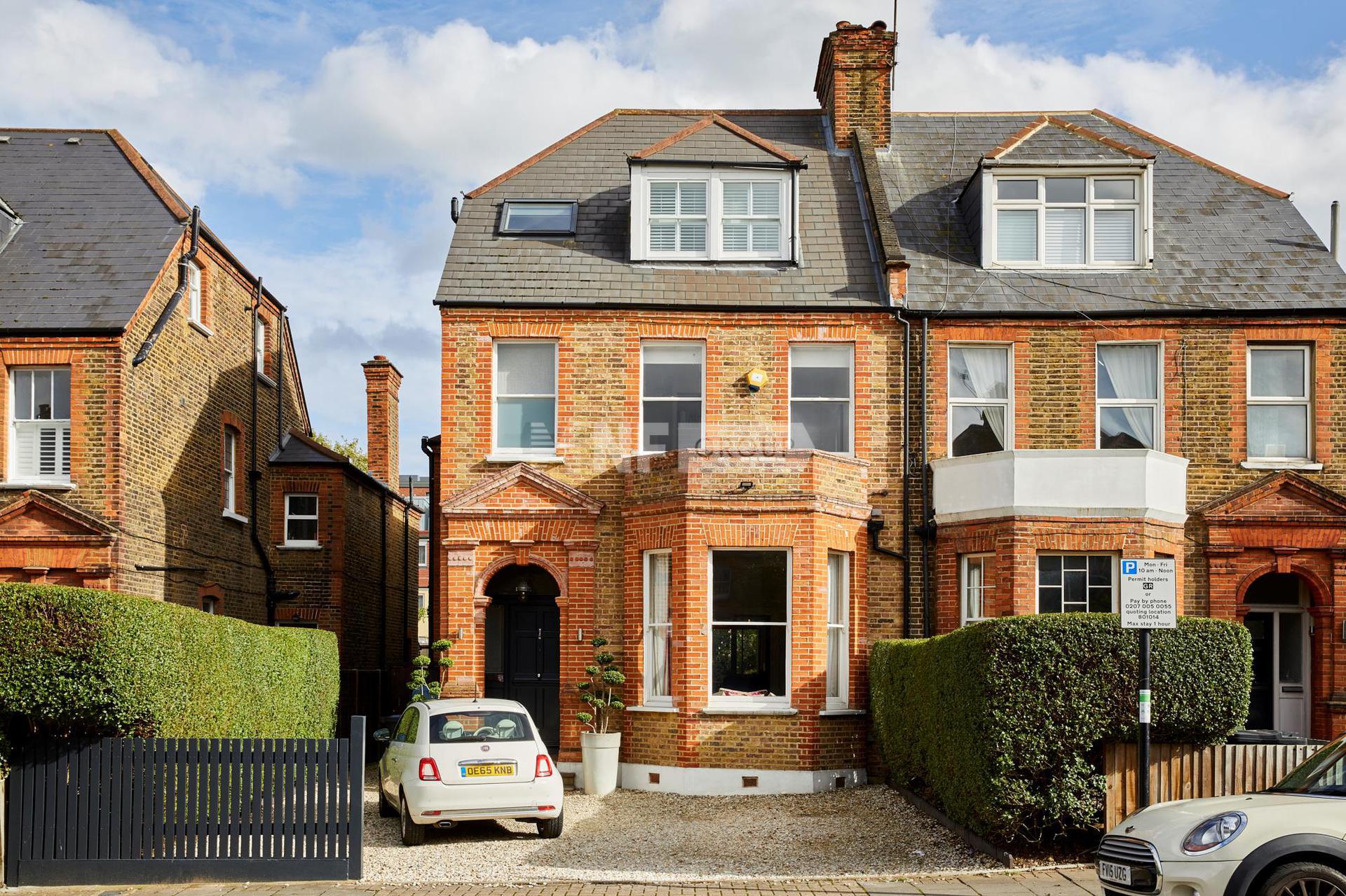 Вилла в Killieser Avenue, Streatham, London, SW2