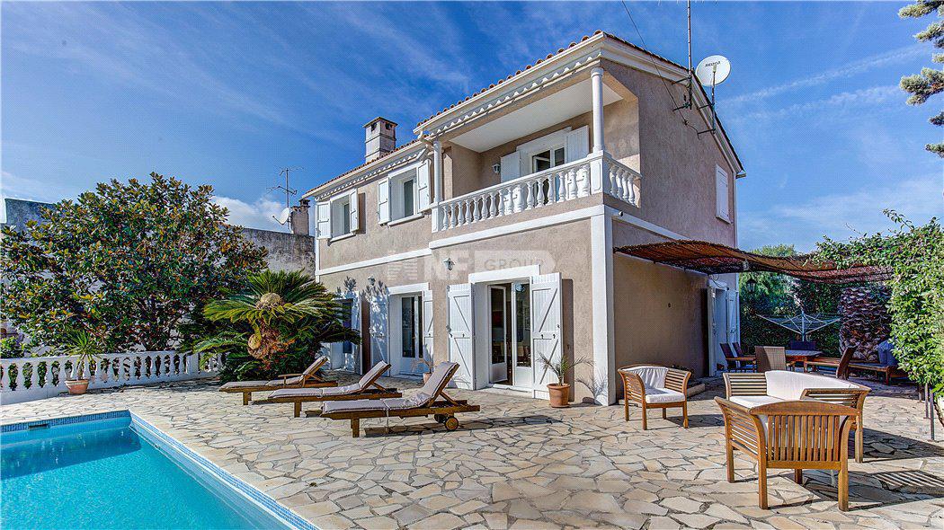 Вилла в прованском стиле в Жуан-Ле-Пен