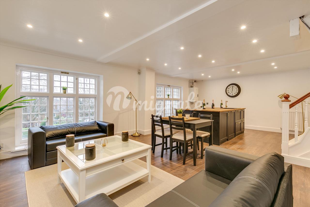 Квартира в King George Square, Richmond, TW10