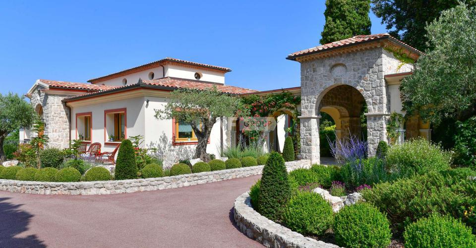 Вилла в Рокбрюн-Кап-Мартен