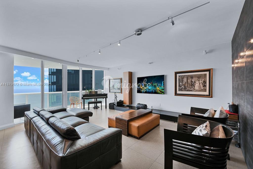 Кондоминиум в 17201 Collins Ave, 3805 - Sunny Isles Beach, Florida