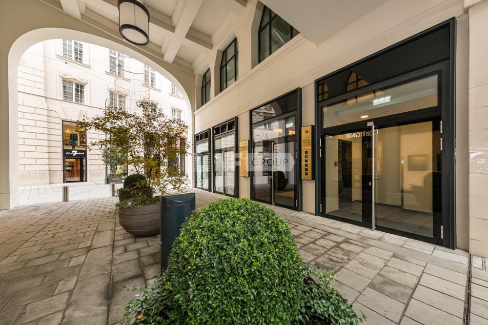 Роскошная квартира в Старом городе Вены (Golden Quarter - 132 m2)