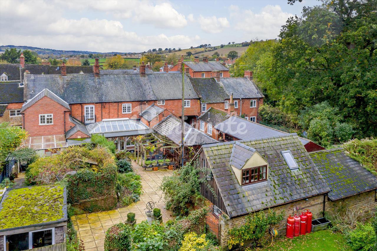 Дом в поселке в High Street, Lower Brailes, Banbury, OX15