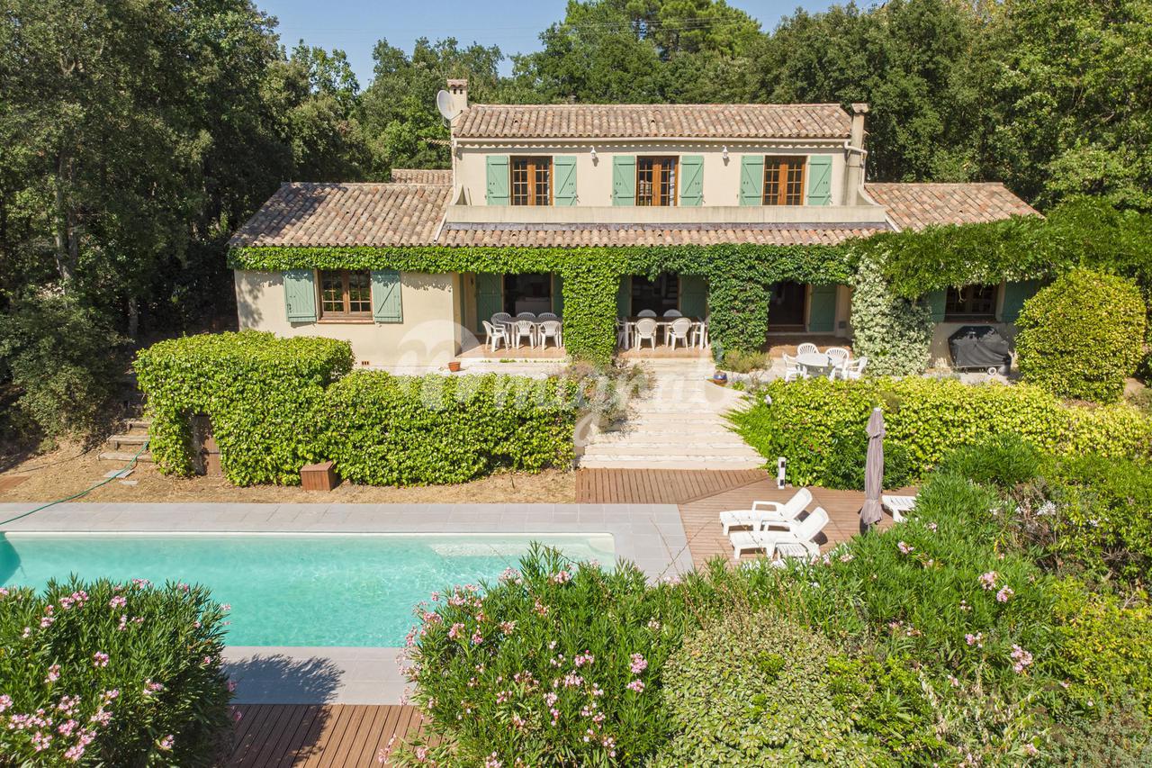 Вилла в 83680 La Garde-Freinet, Var, Provence-Alpes-Côte d`Azur